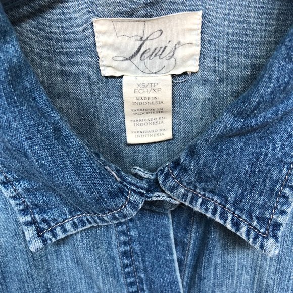 Levis denim button down two pocket tunic button down shirt - Picture 5 of 8